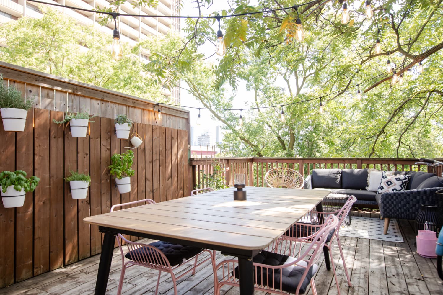 4 Ways to Protect Your Outdoor Furniture from Falling Dirt and